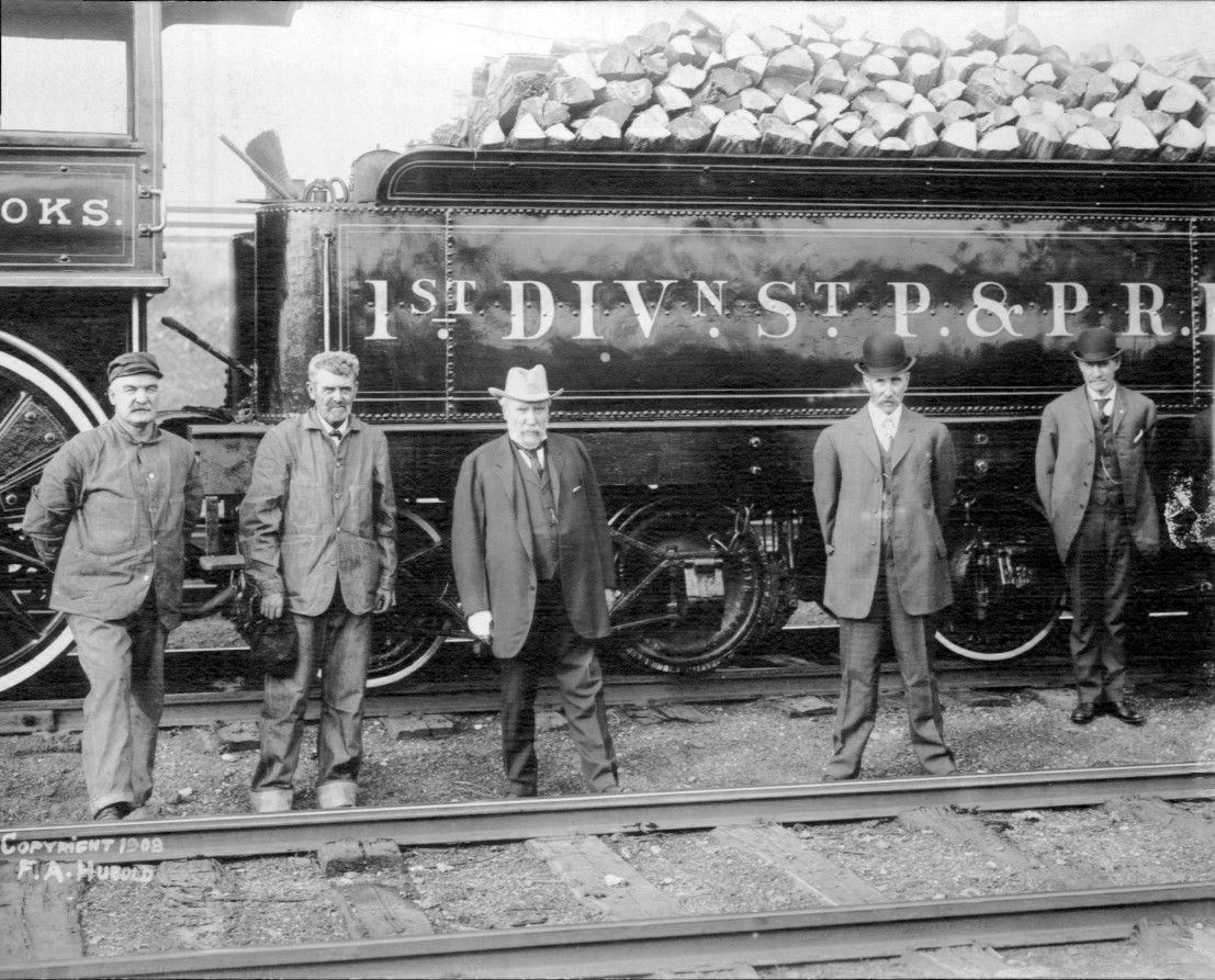 James J. Hill with the Great Northern locomotive, 1908