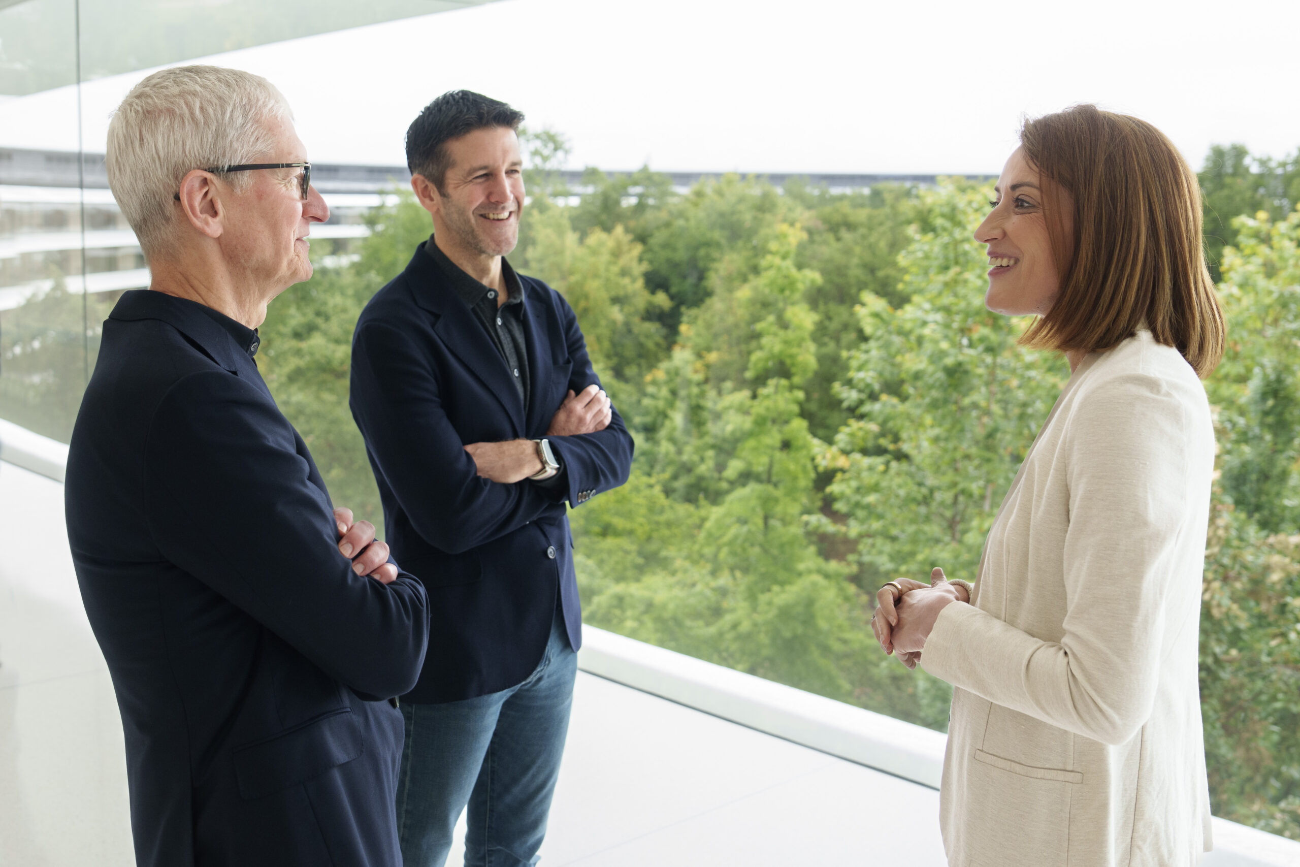 Tim Cook Apple CEO — navigating the transition from hardware to AI intelligence